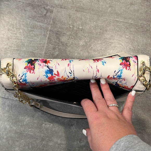 Steve Madden Floral Shoulder Bag - Picture 9 of 10